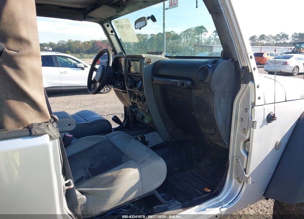 2009 JEEP WRANGLER / VIN: 1J4FA24199L767650
