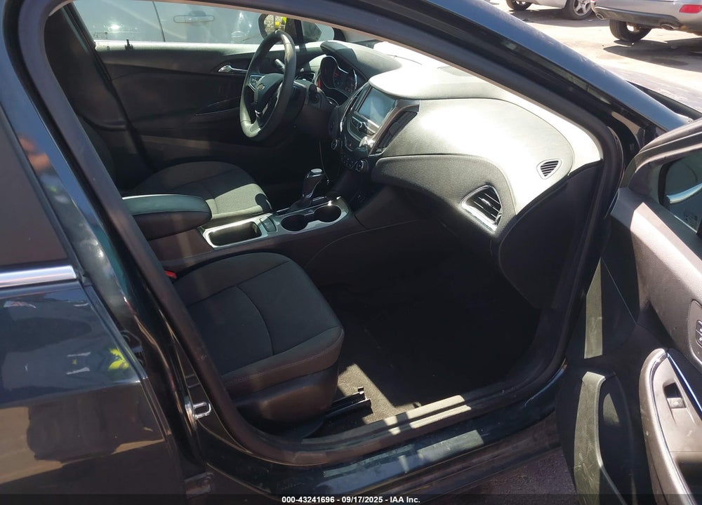 2018 CHEVROLET CRUZE LT AUTO VIN: 1G1BE5SMXJ7110868