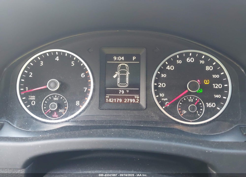 2013 VOLKSWAGEN TIGUAN VIN: WVGAV3AX5DW594957