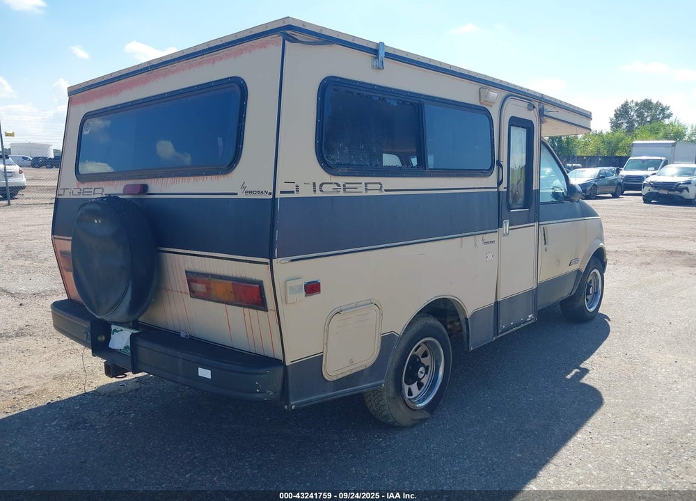 1988 CHEVROLET ASTRO VIN: 1GCDM15ZXJB139481