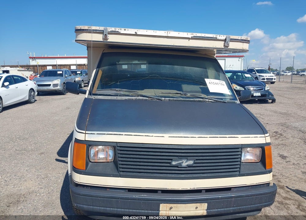 1988 CHEVROLET ASTRO VIN: 1GCDM15ZXJB139481