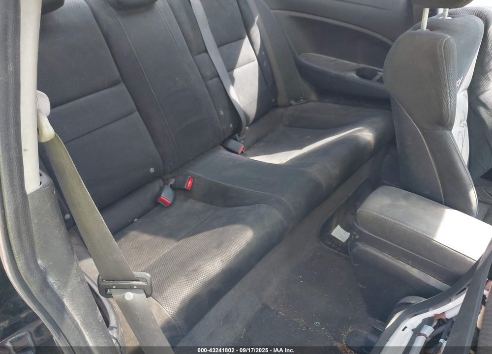 2006 HONDA CIVIC VIN: 2HGFG21566H701112