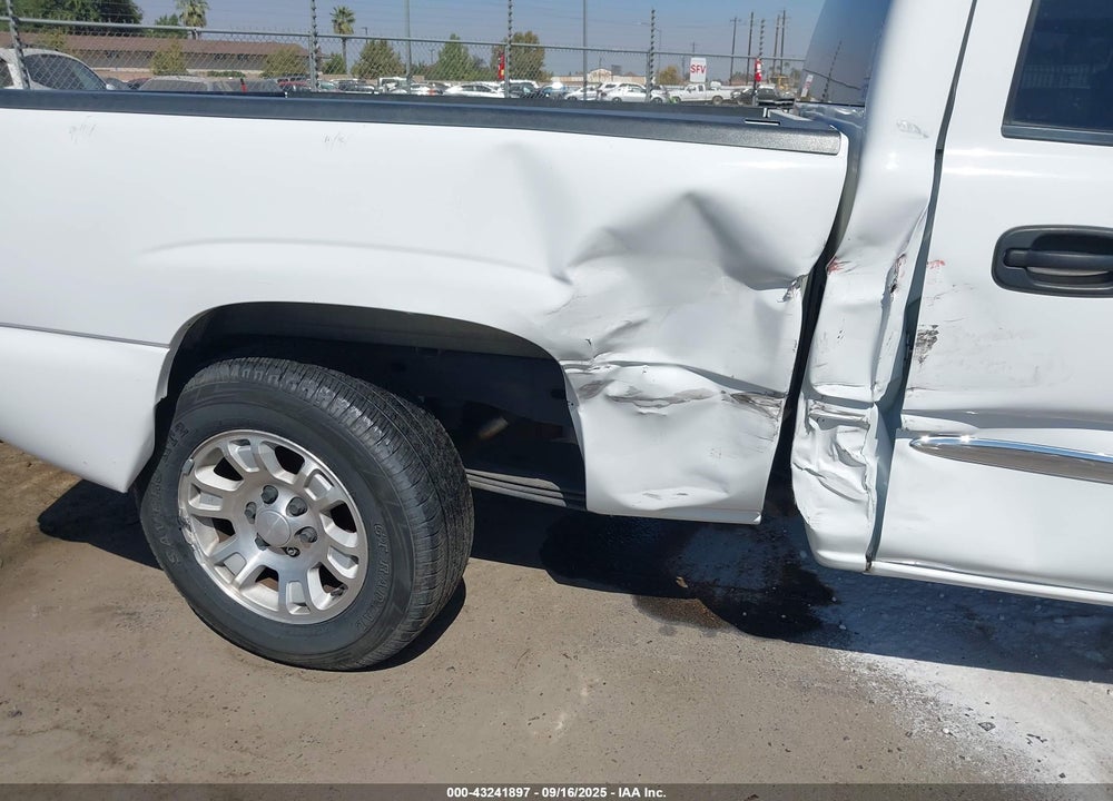 2006 GMC SIERRA 1500 SLT VIN: 2GTEC13Z961285825