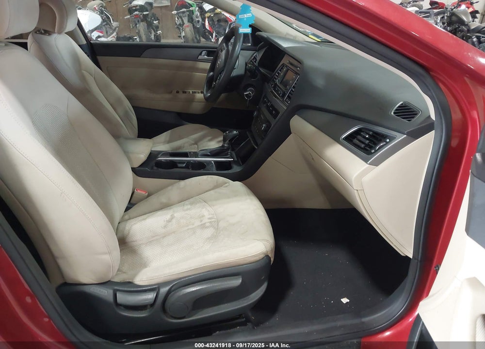 2015 HYUNDAI SONATA SE VIN: 5NPE24AF2FH156143