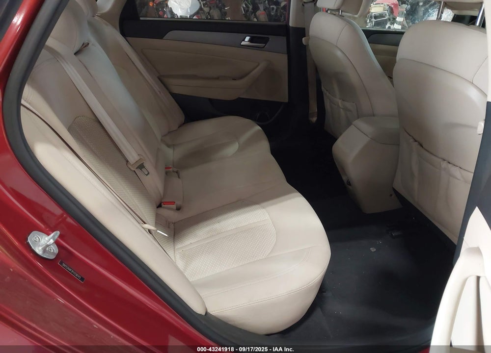 2015 HYUNDAI SONATA SE VIN: 5NPE24AF2FH156143