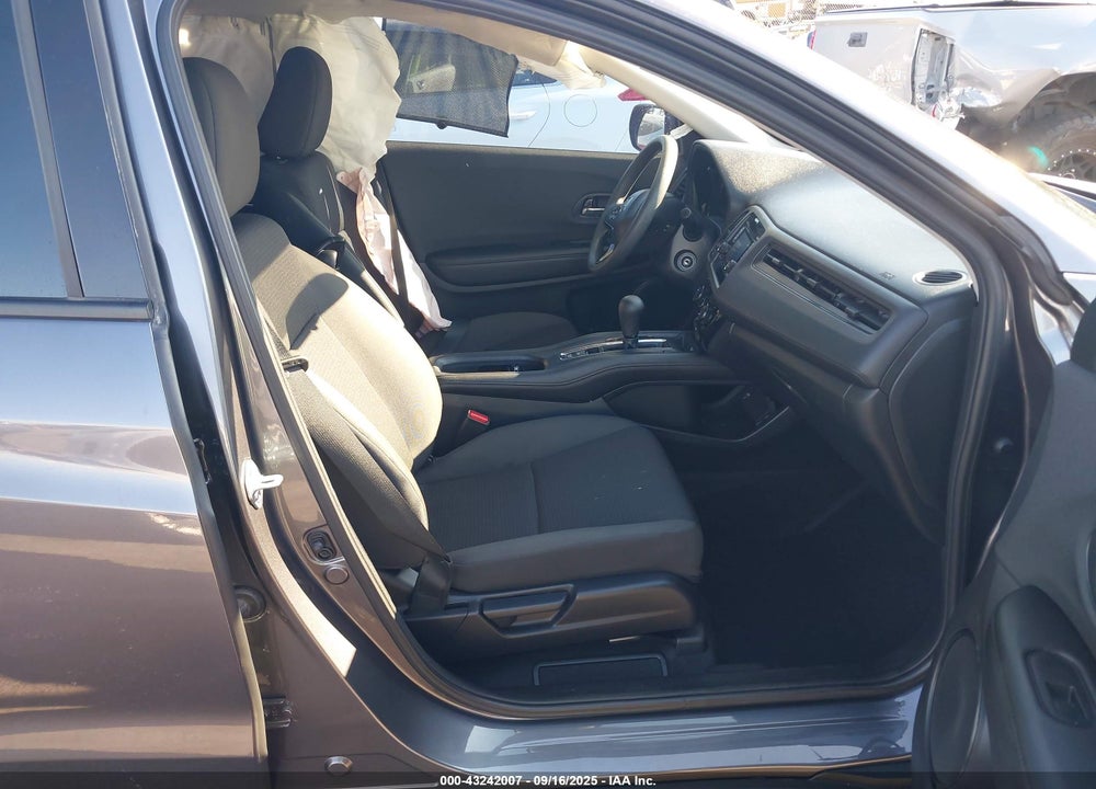 2022 HONDA HR-V 2WD LX VIN: 3CZRU5H3XNM745201