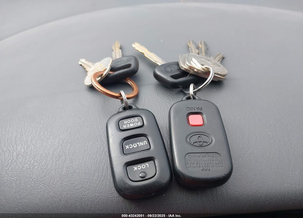 2001 TOYOTA SIENNA LE VIN: 4T3ZF13C61U398944