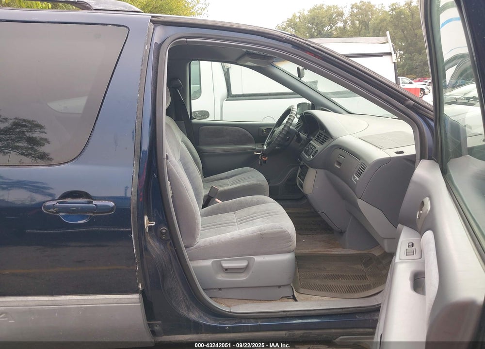 2001 TOYOTA SIENNA LE VIN: 4T3ZF13C61U398944