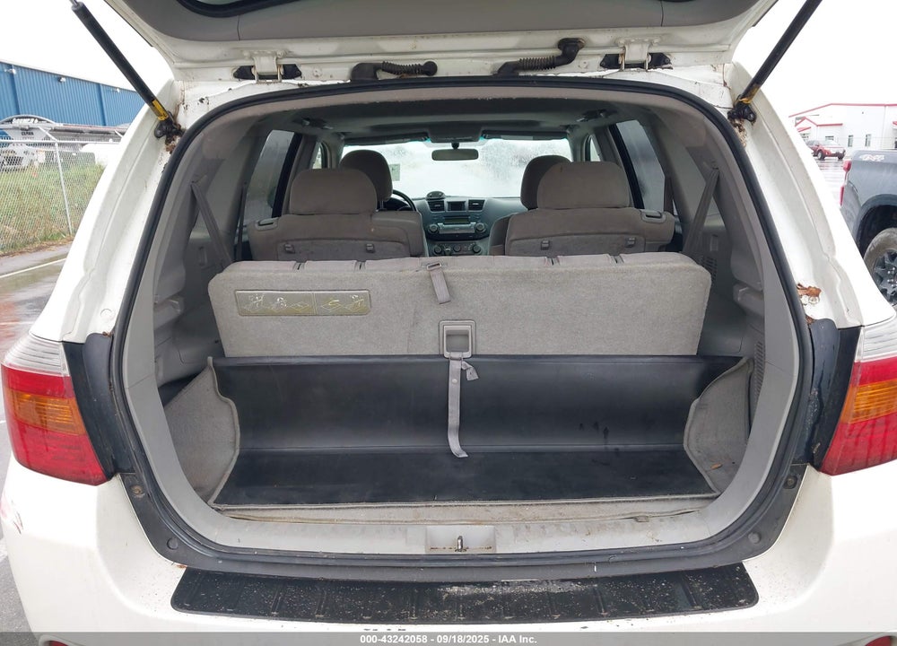 2008 TOYOTA HIGHLANDER SPORT VIN: JTEES43A382075153