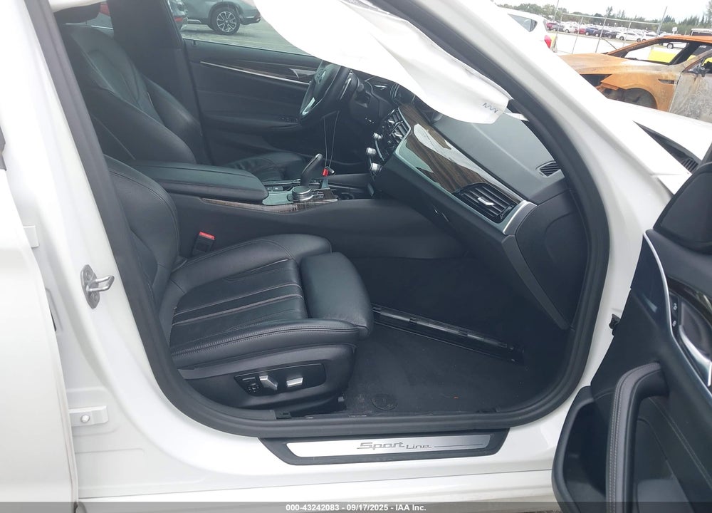 2019 BMW 5 SERIES VIN: WBAJA5C57KWW14580