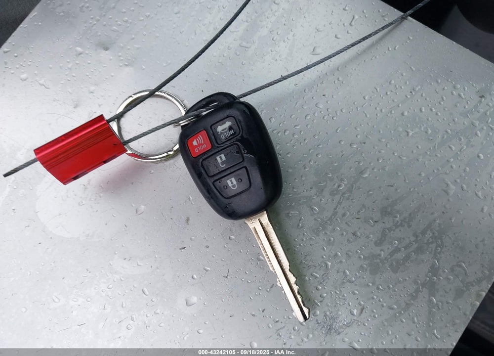 2015 TOYOTA COROLLA VIN: 2T1BURHE8FC304080