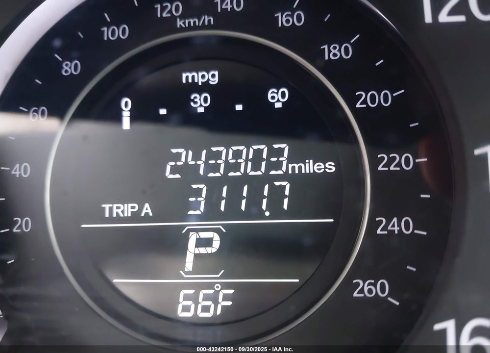 2013 HONDA ACCORD VIN: 1HGCR2F80DA052578