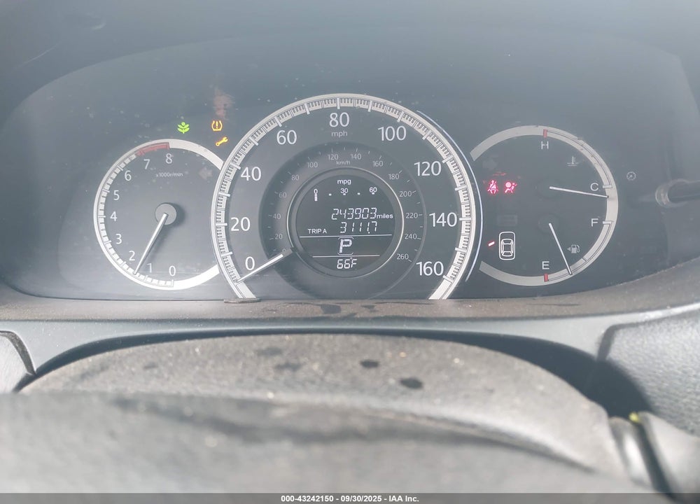2013 HONDA ACCORD VIN: 1HGCR2F80DA052578