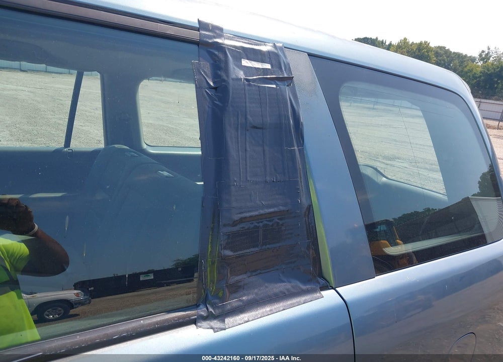 2006 HONDA PILOT LX VIN: 5FNYF18176B002780