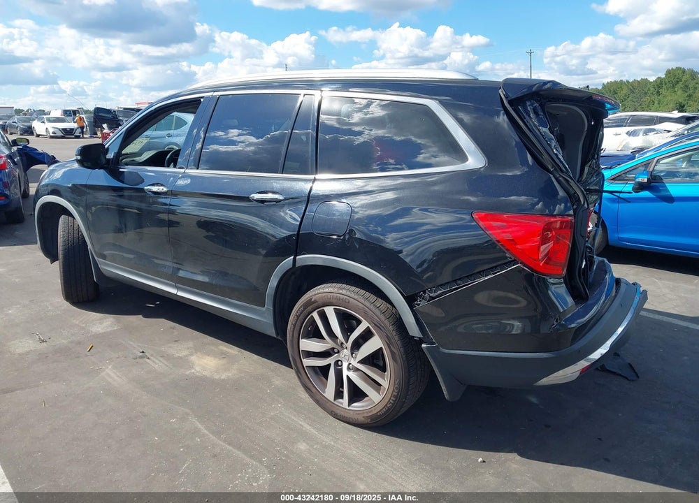 2017 HONDA PILOT VIN: 5FNYF5H91HB005559