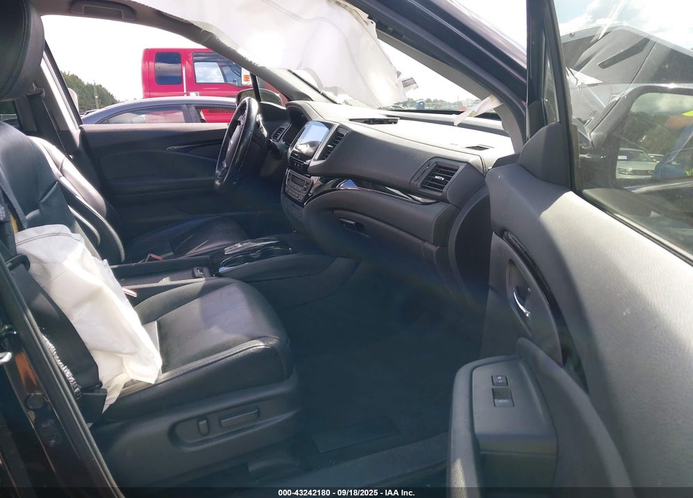 2017 HONDA PILOT VIN: 5FNYF5H91HB005559