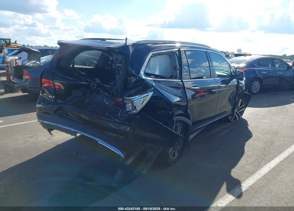 2017 HONDA PILOT VIN: 5FNYF5H91HB005559