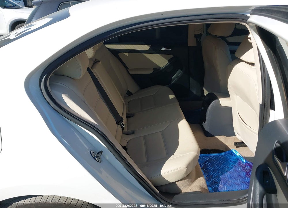 2012 VOLKSWAGEN JETTA VIN: 3VWDP7AJ2CM312851