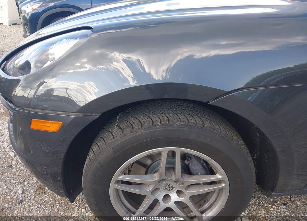 2018 PORSCHE MACAN VIN: WP1AA2A5XJLB00693