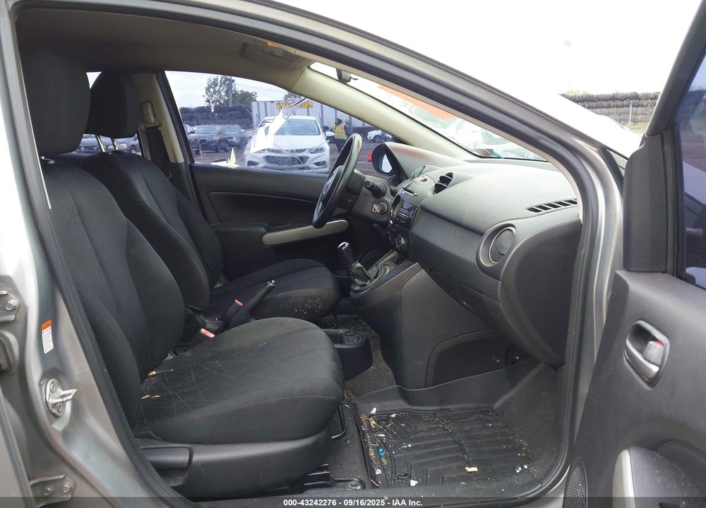 2011 MAZDA 2 SPORT VIN: JM1DE1HY5B0103582