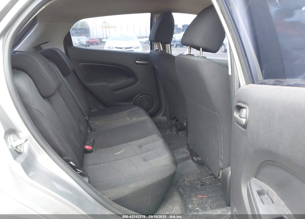 2011 MAZDA 2 SPORT VIN: JM1DE1HY5B0103582