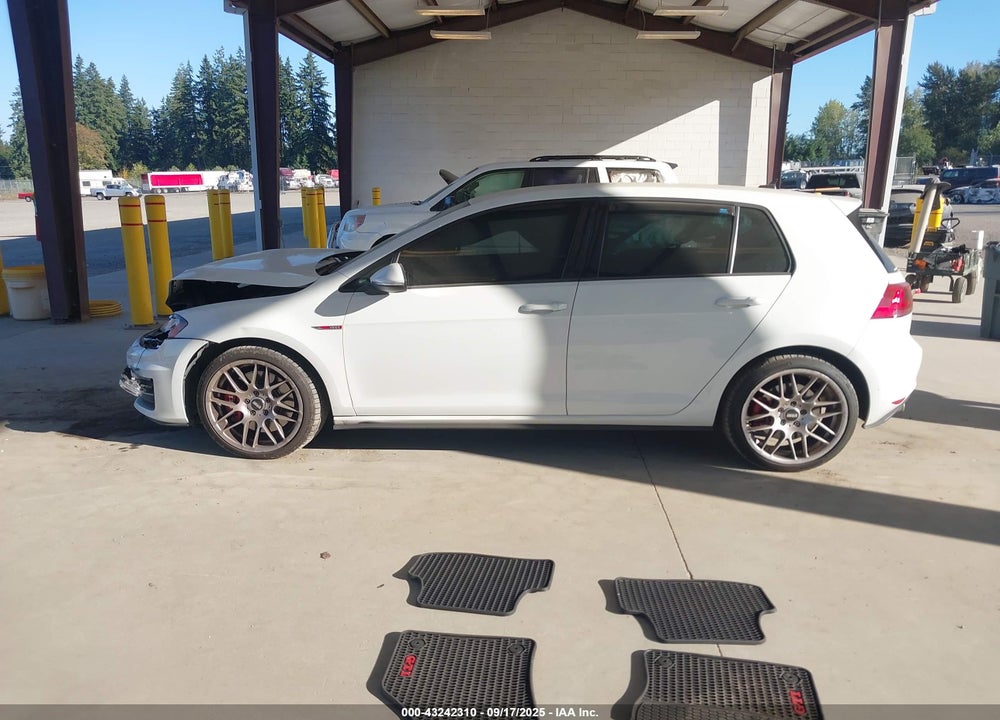 2017 VOLKSWAGEN GOLF VIN: 3VW447AU4HM000959