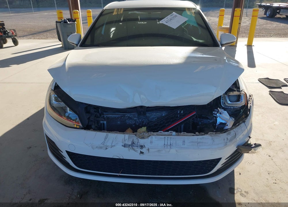 2017 VOLKSWAGEN GOLF VIN: 3VW447AU4HM000959