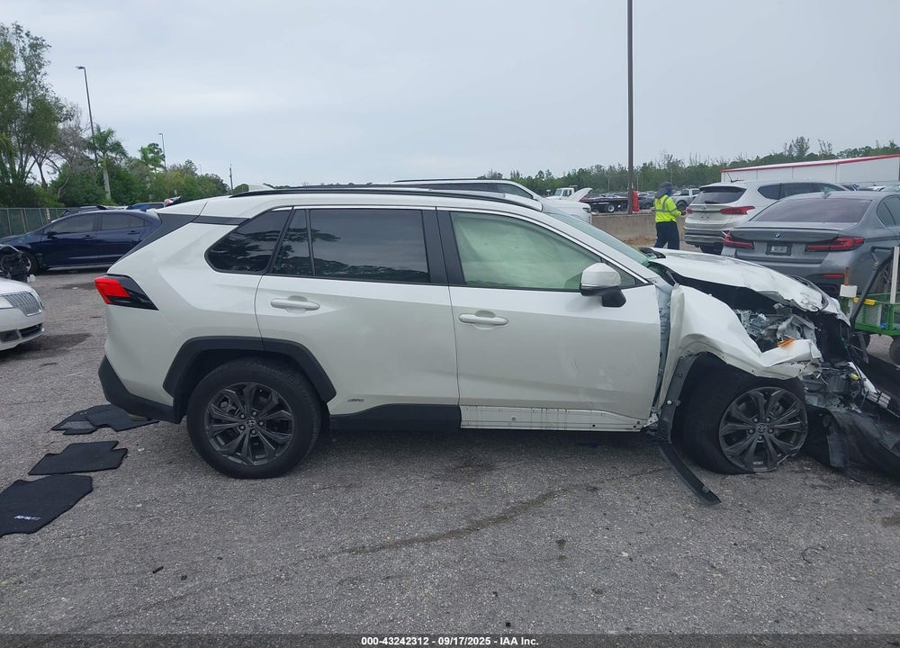 2022 TOYOTA RAV4 HYBRID XLE PREMIUM VIN: JTMB6RFV5ND074383