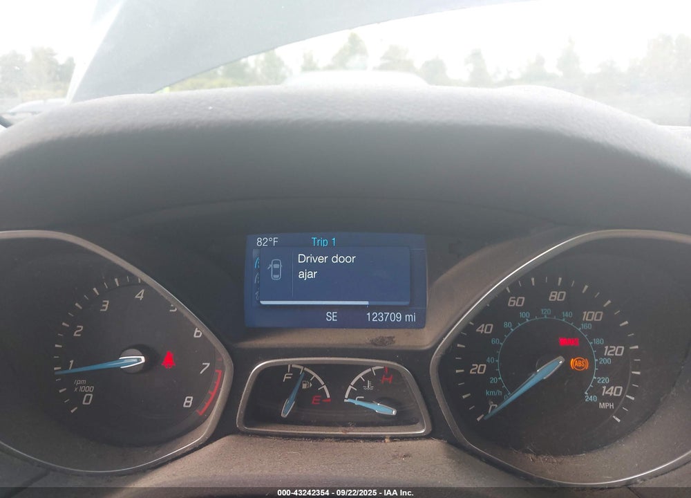 2014 FORD FOCUS SE VIN: 1FADP3F22EL141428