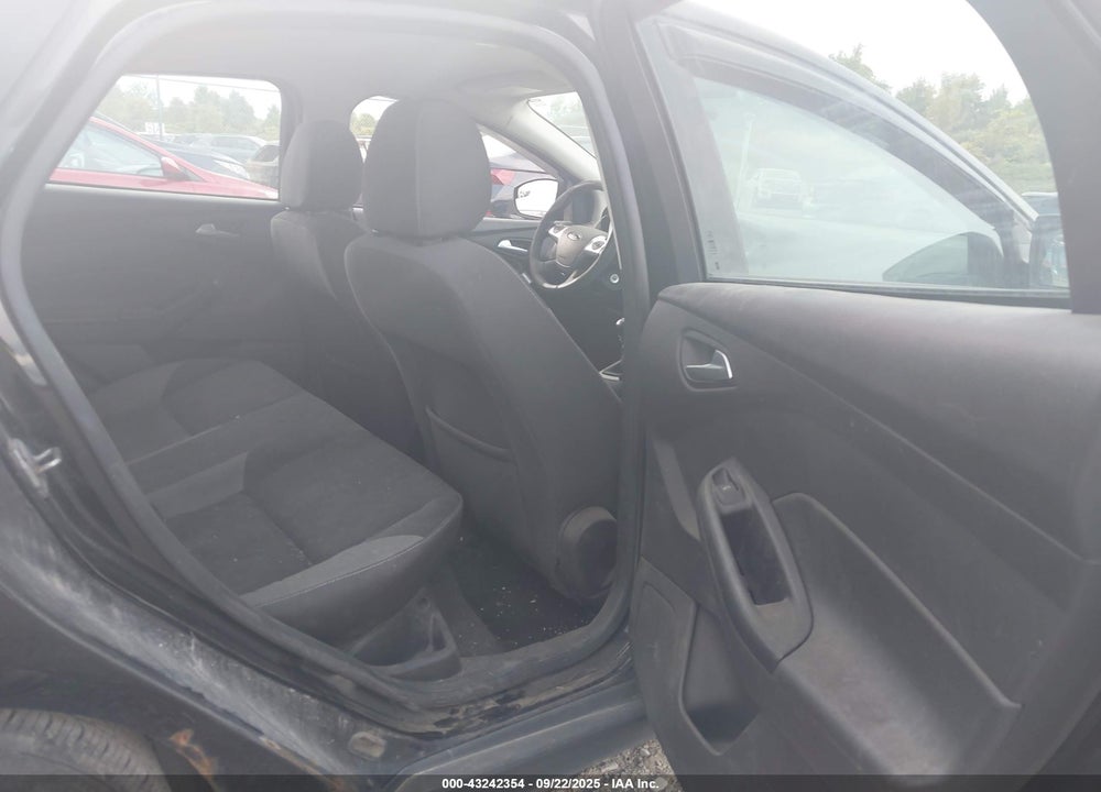 2014 FORD FOCUS SE VIN: 1FADP3F22EL141428