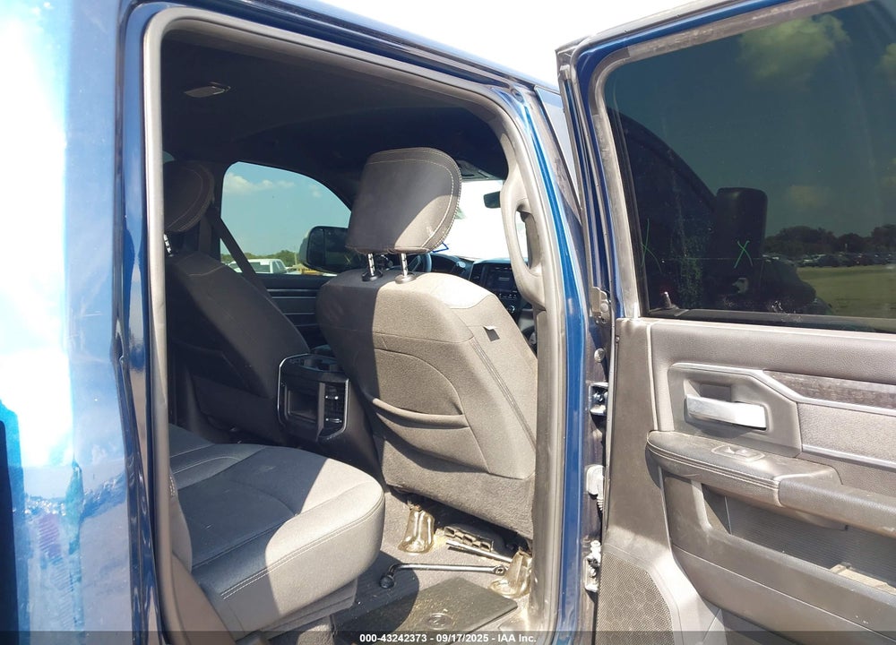 2019 RAM 2500 BIG HORN 4X4 6'4 BOX VIN: 3C6UR5DL9KG653523