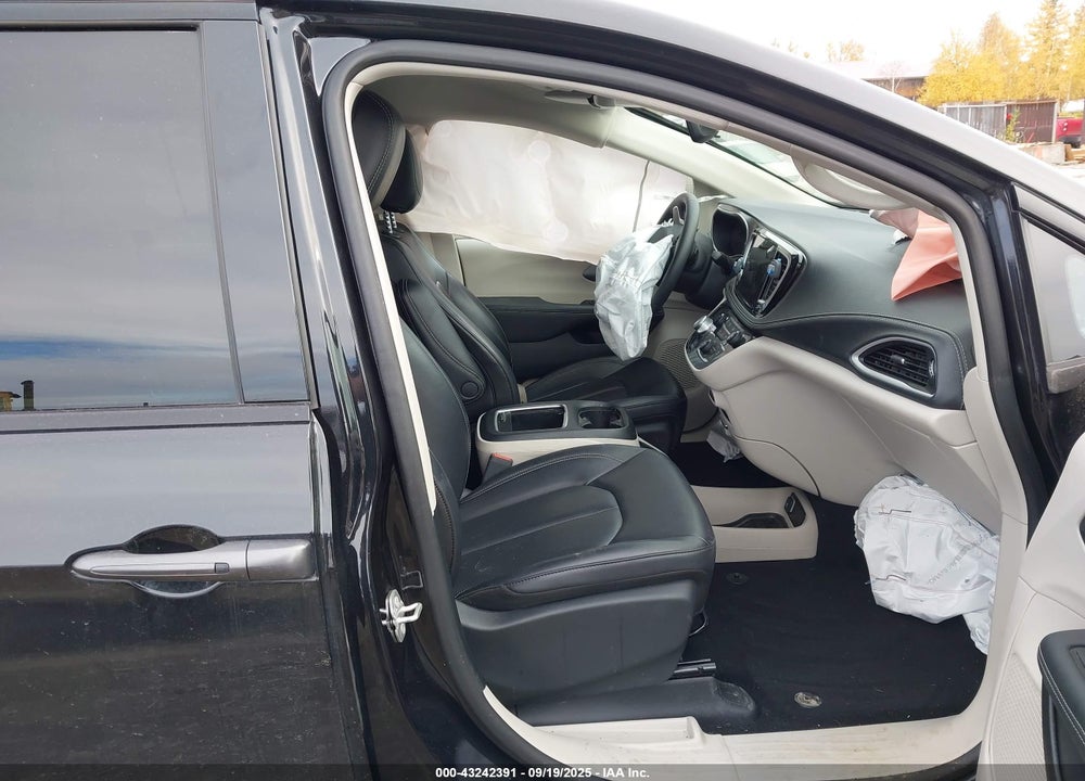 2024 CHRYSLER PACIFICA TOURING L VIN: 2C4RC1BGXRR102455