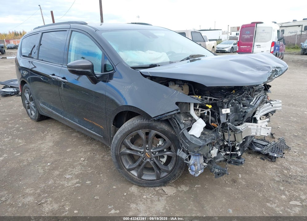 2024 CHRYSLER PACIFICA TOURING L VIN: 2C4RC1BGXRR102455
