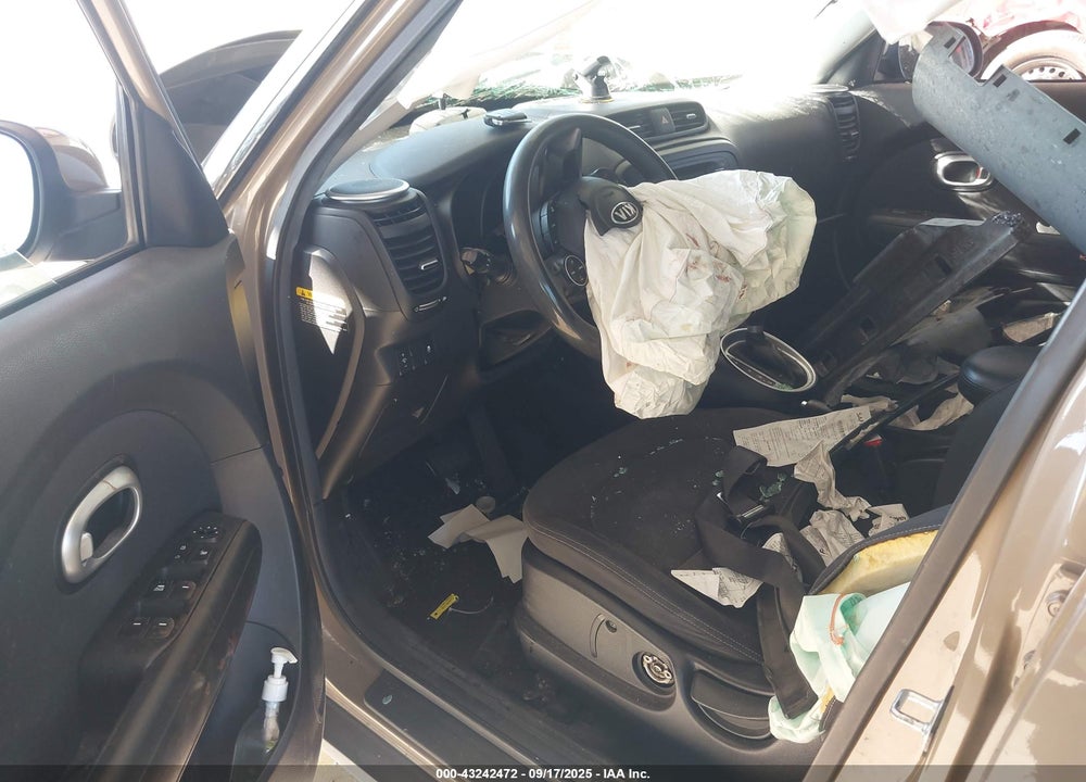 2015 KIA SOUL VIN: KNDJN2A23F7211632