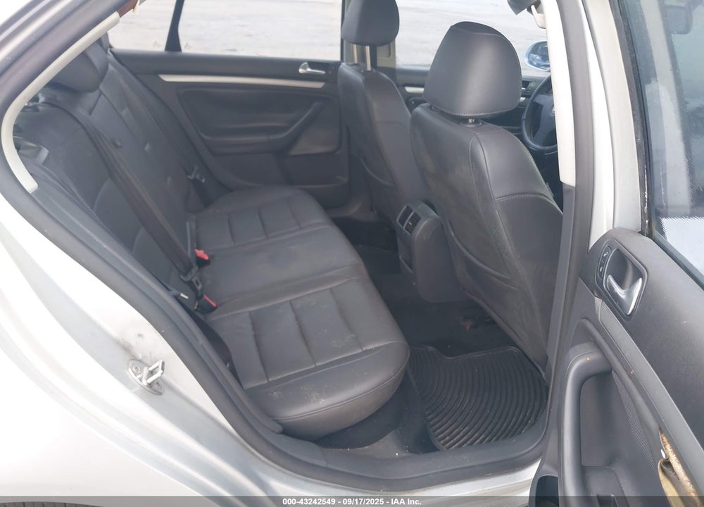 2007 VOLKSWAGEN JETTA WOLFSBURG EDITION VIN: 3VWEF71K97M157575