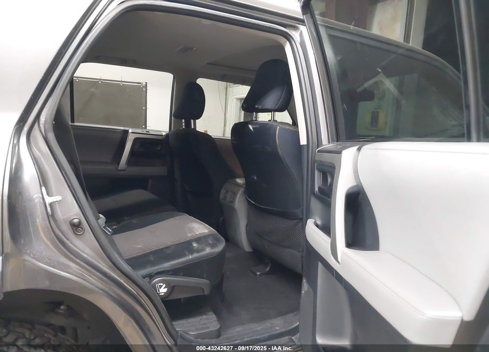 2010 TOYOTA 4RUNNER VIN: JTEBU5JR9A5032923