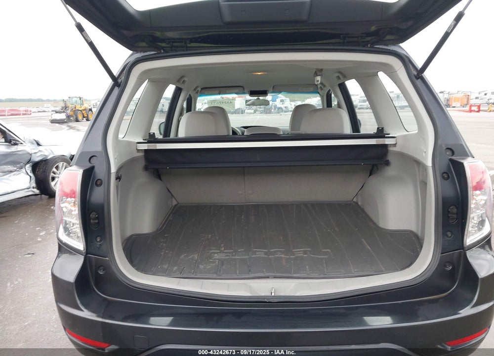 2010 SUBARU FORESTER 2.5X VIN: JF2SH6AC1AH729626