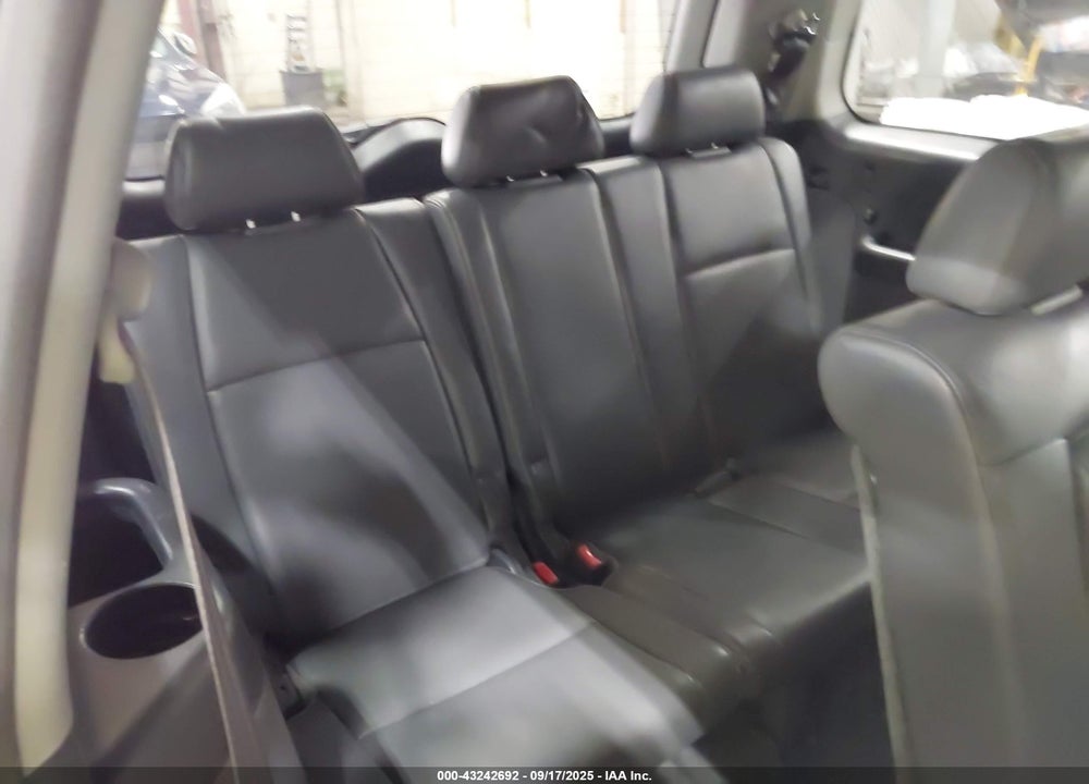 2006 HONDA PILOT EX-L VIN: 2HKYF18646H516244