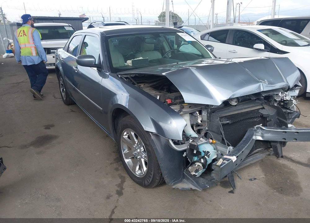 2007 CHRYSLER 300 TOURING VIN: 2C3KA53G17H697359