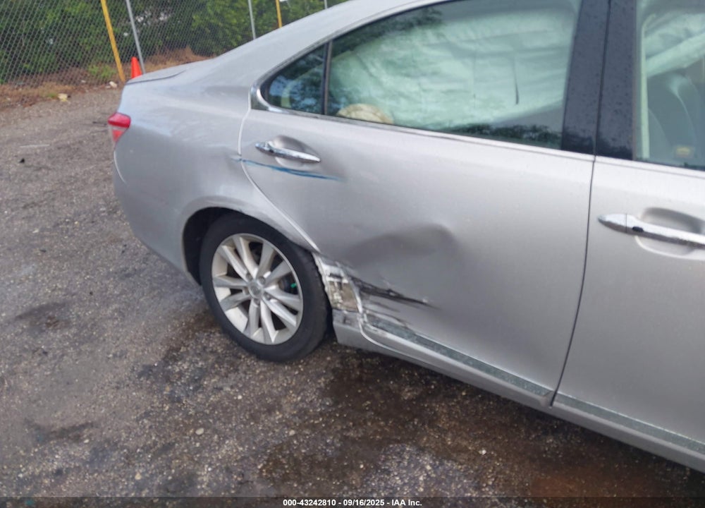 2011 LEXUS ES 350 VIN: JTHBK1EG2B2469403