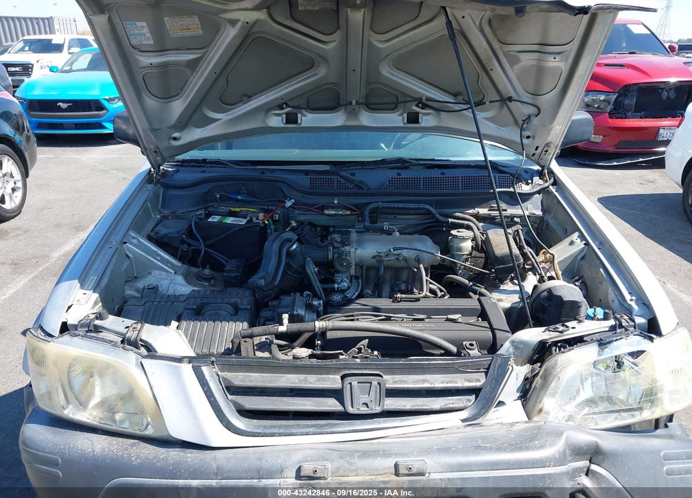 1998 HONDA CR-V EX VIN: JHLRD1863WC077000