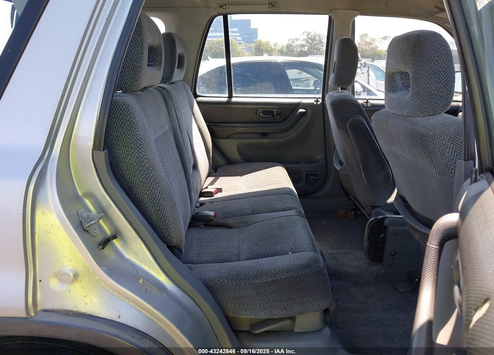 1998 HONDA CR-V EX VIN: JHLRD1863WC077000