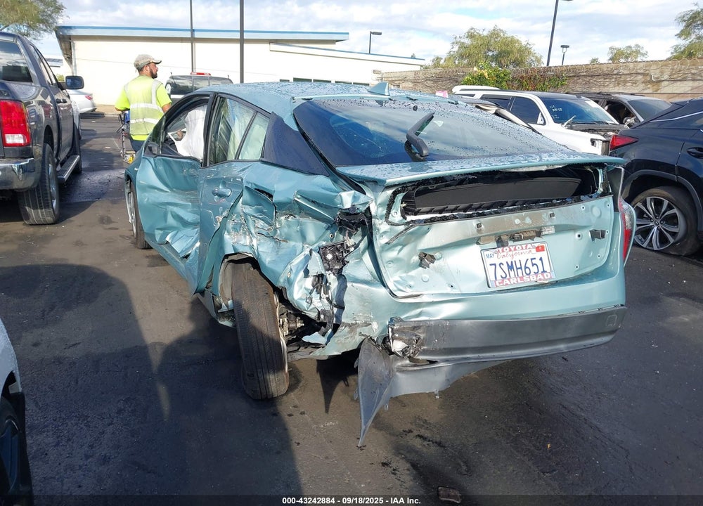 2016 TOYOTA PRIUS TWO VIN: JTDKBRFUXG3003899