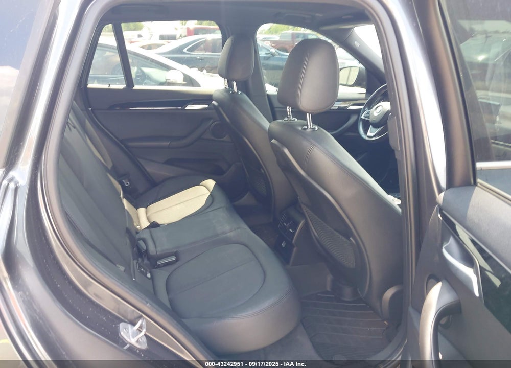 2017 BMW X1 VIN: WBXHU7C35H5H33834