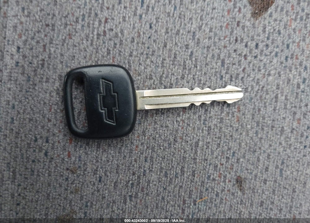 1998 CHEVROLET PRIZM LSI VIN: 1Y1SK5280WZ444904