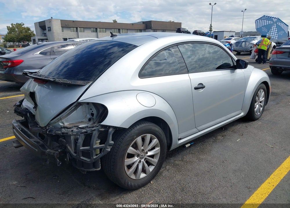 2016 VOLKSWAGEN BEETLE VIN: 3VWF17ATXGM617628
