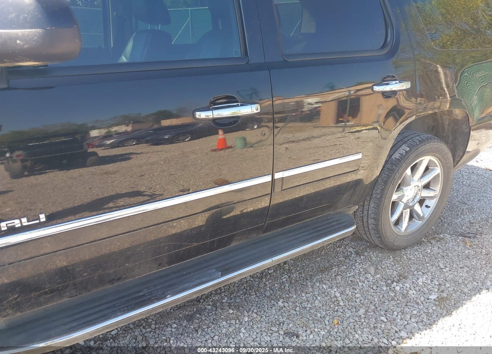 2011 GMC YUKON VIN: 1GKS2EEF7BR359667