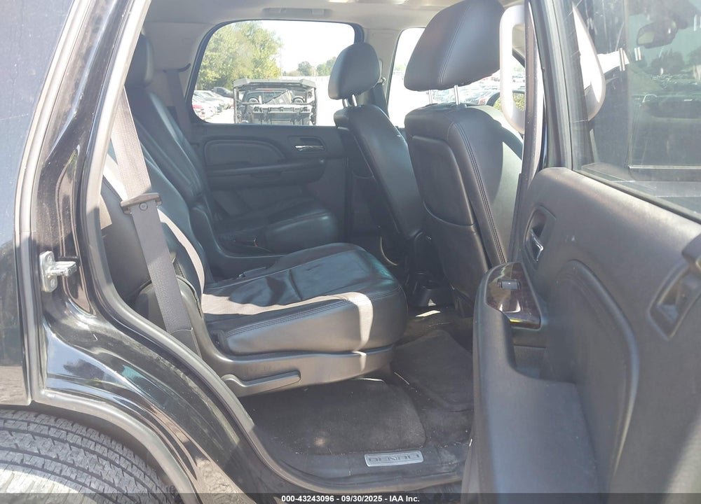 2011 GMC YUKON VIN: 1GKS2EEF7BR359667