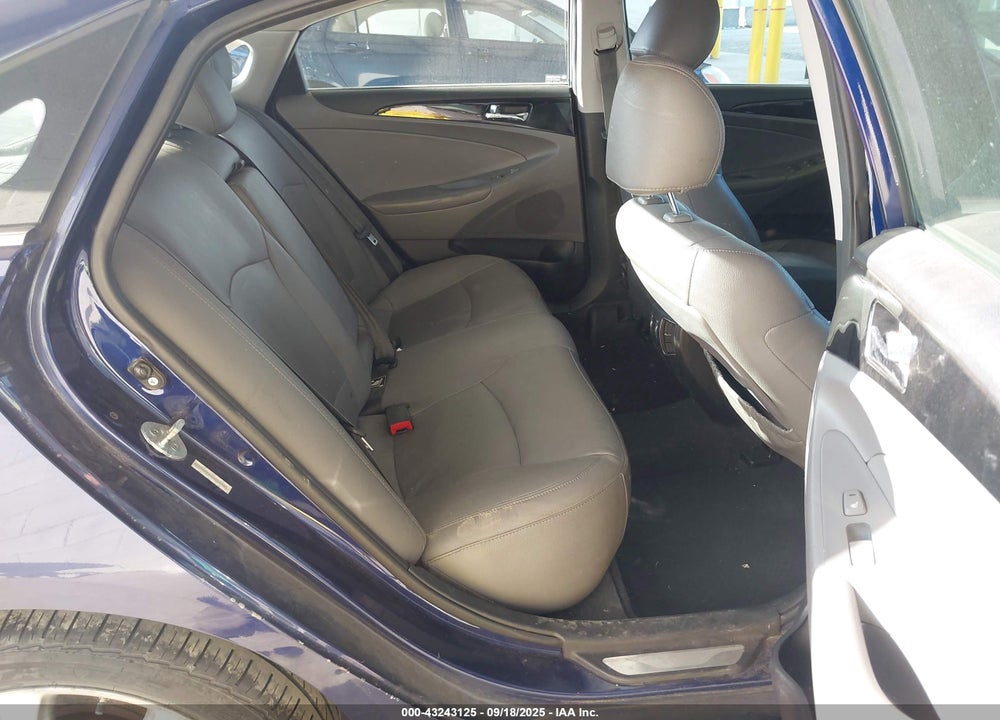 2011 HYUNDAI SONATA VIN: 5NPEC4ACXBH022056
