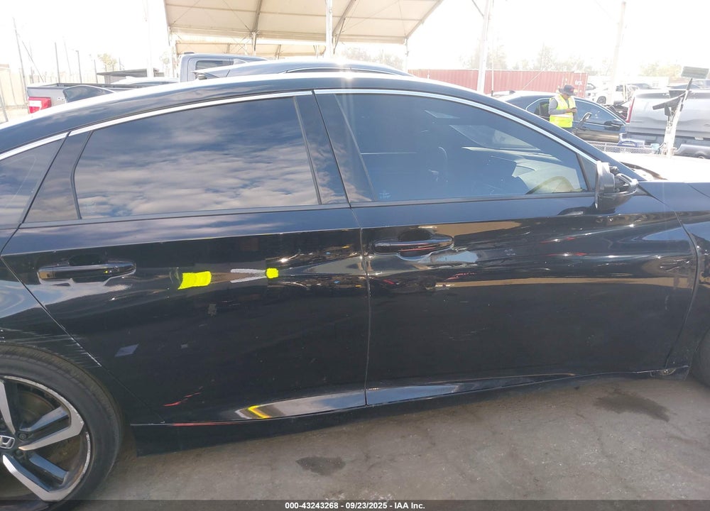 2018 HONDA ACCORD VIN: 1HGCV1F35JA060651